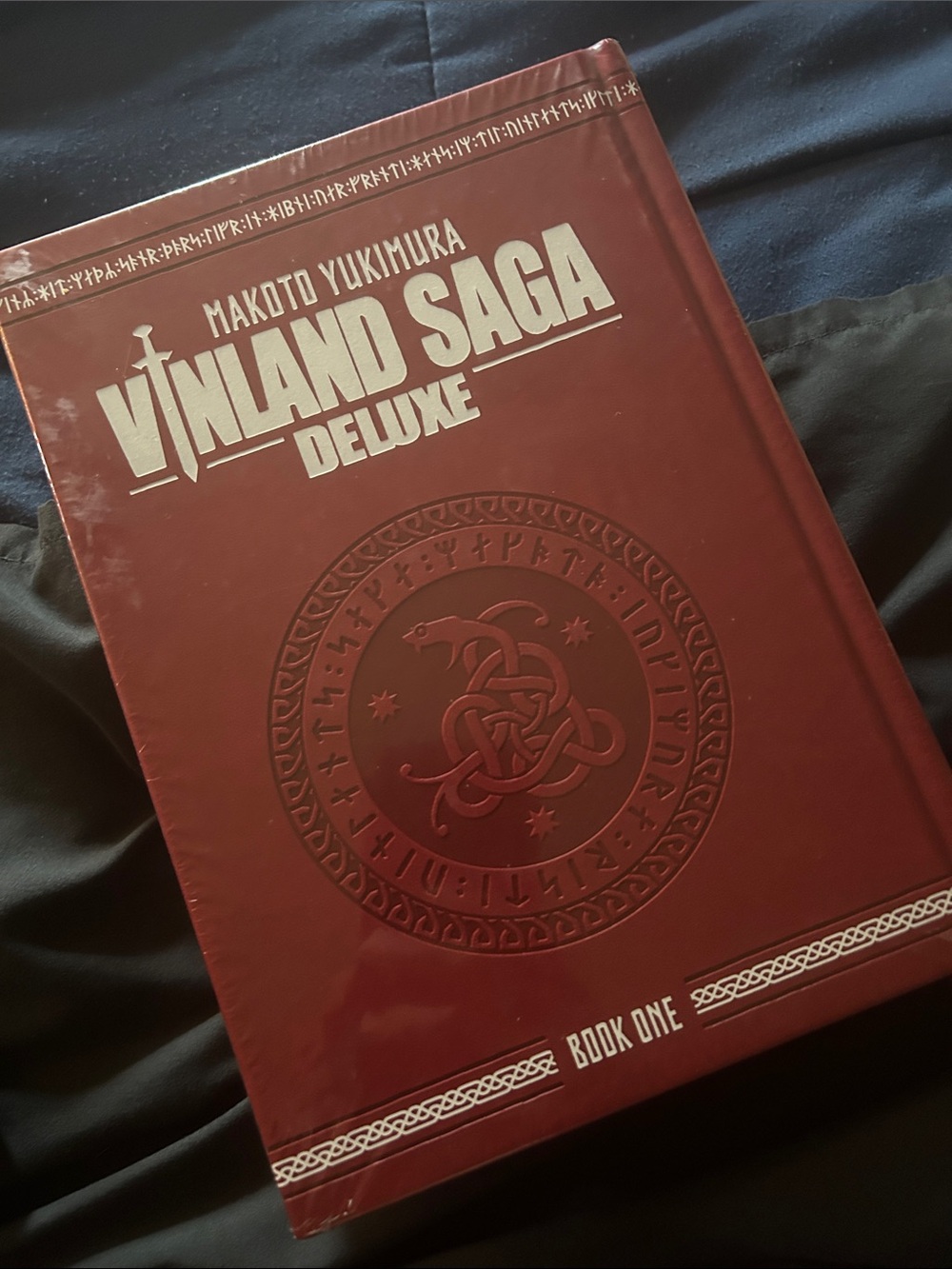 Vinland Saga Deluxe - Book One (Makoto Yukimura) Burgundy Hardcover